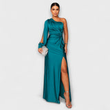 Julie – eleganttiset mekot hienostuneella tavalla