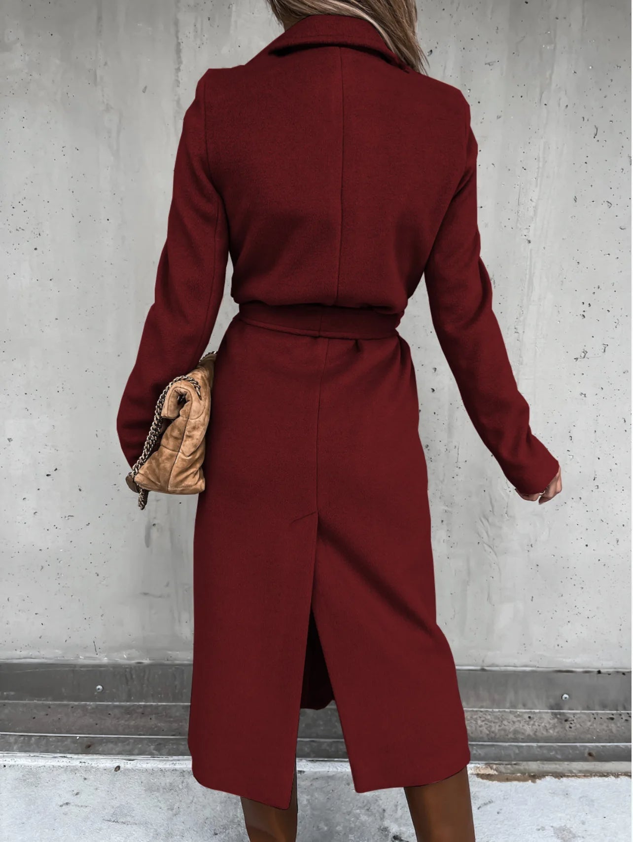 Minea – villasekoitetakki vyöllä ja käänteillä