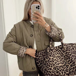 Marja – tikattu takki leopardivuorella