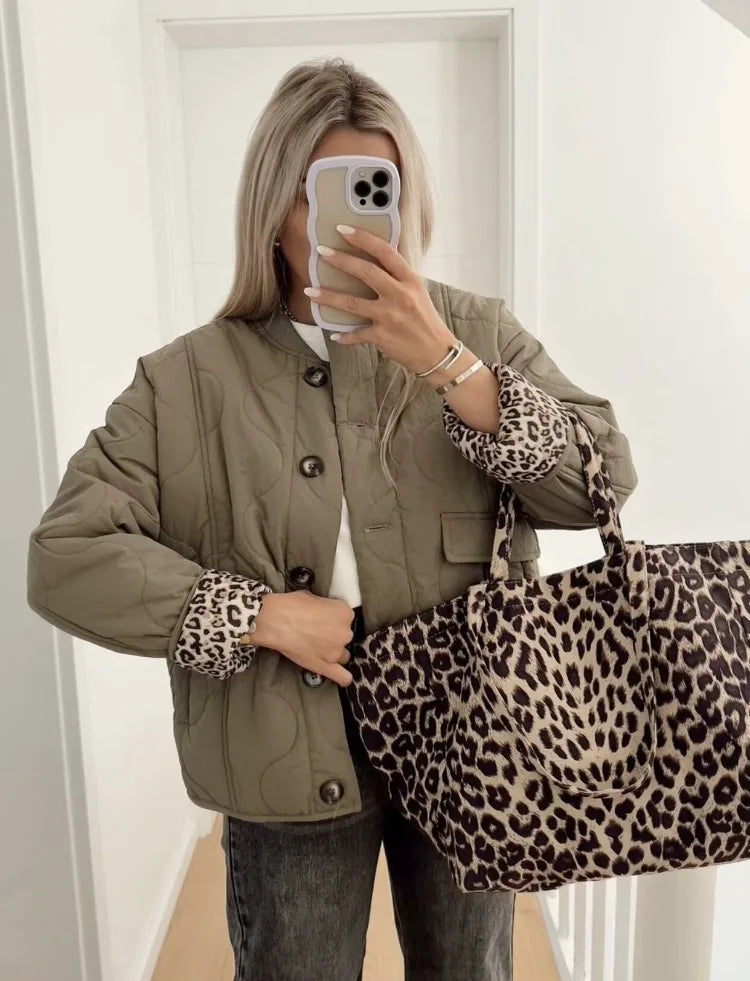 Marja – tikattu takki leopardivuorella