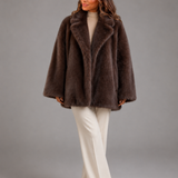 Elli – oversize tekoturkistakki avoimella etuosalla