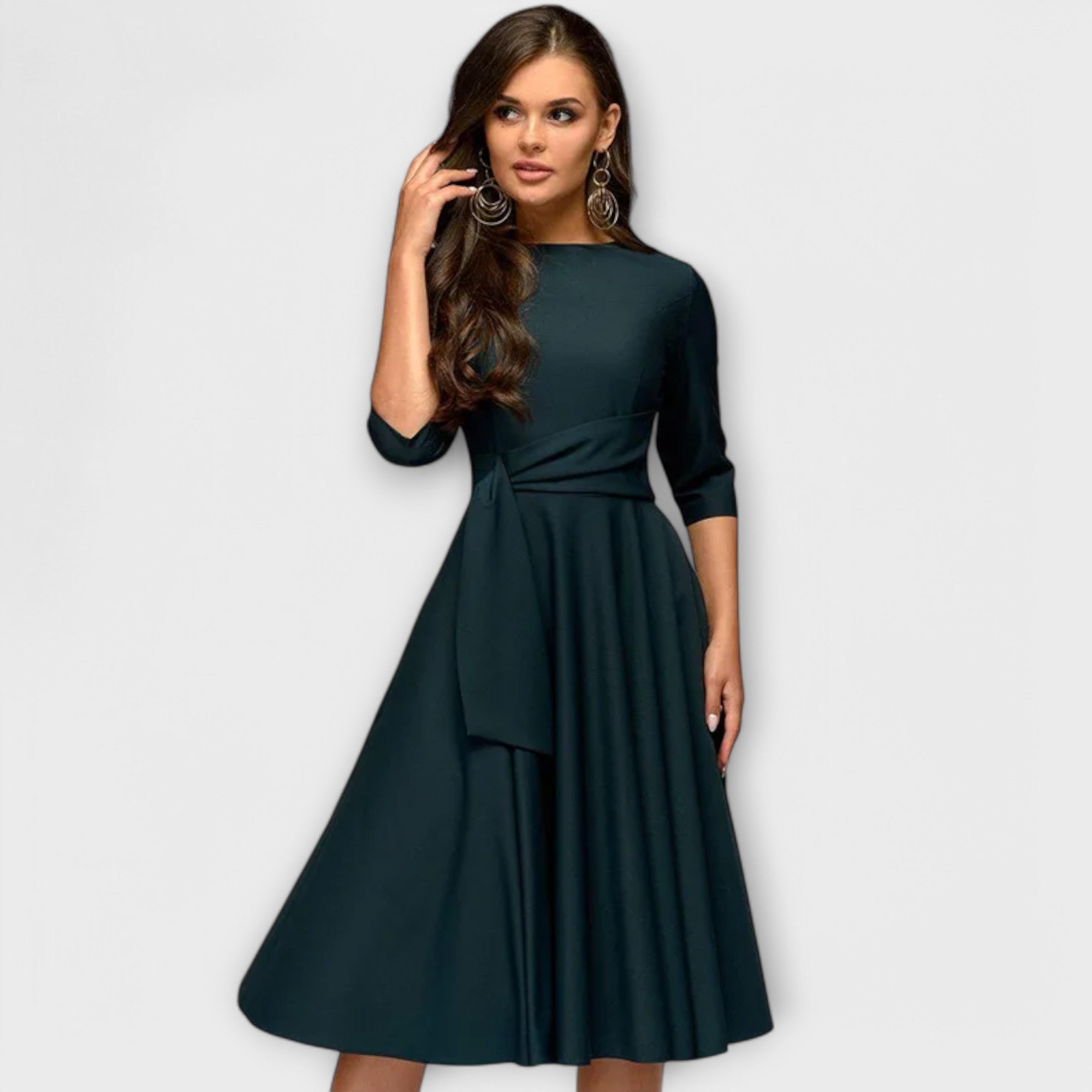 Eleganttinen Swing-mekko