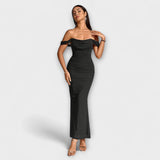 Ione - Bodycon suknelė su atvirais pečiais ir raukiniais
