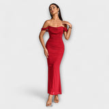 Ione - Olkapäät paljaana oleva bodycon-mekko röyhelöllä