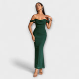 Ione - Olkapäät paljaana oleva bodycon-mekko röyhelöllä