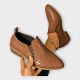 Veronika – Tyylikkäät Slip-On-kengät matalalla korolla