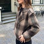 Anja – ruudullinen takki asymmetrisellä vetoketjulla
