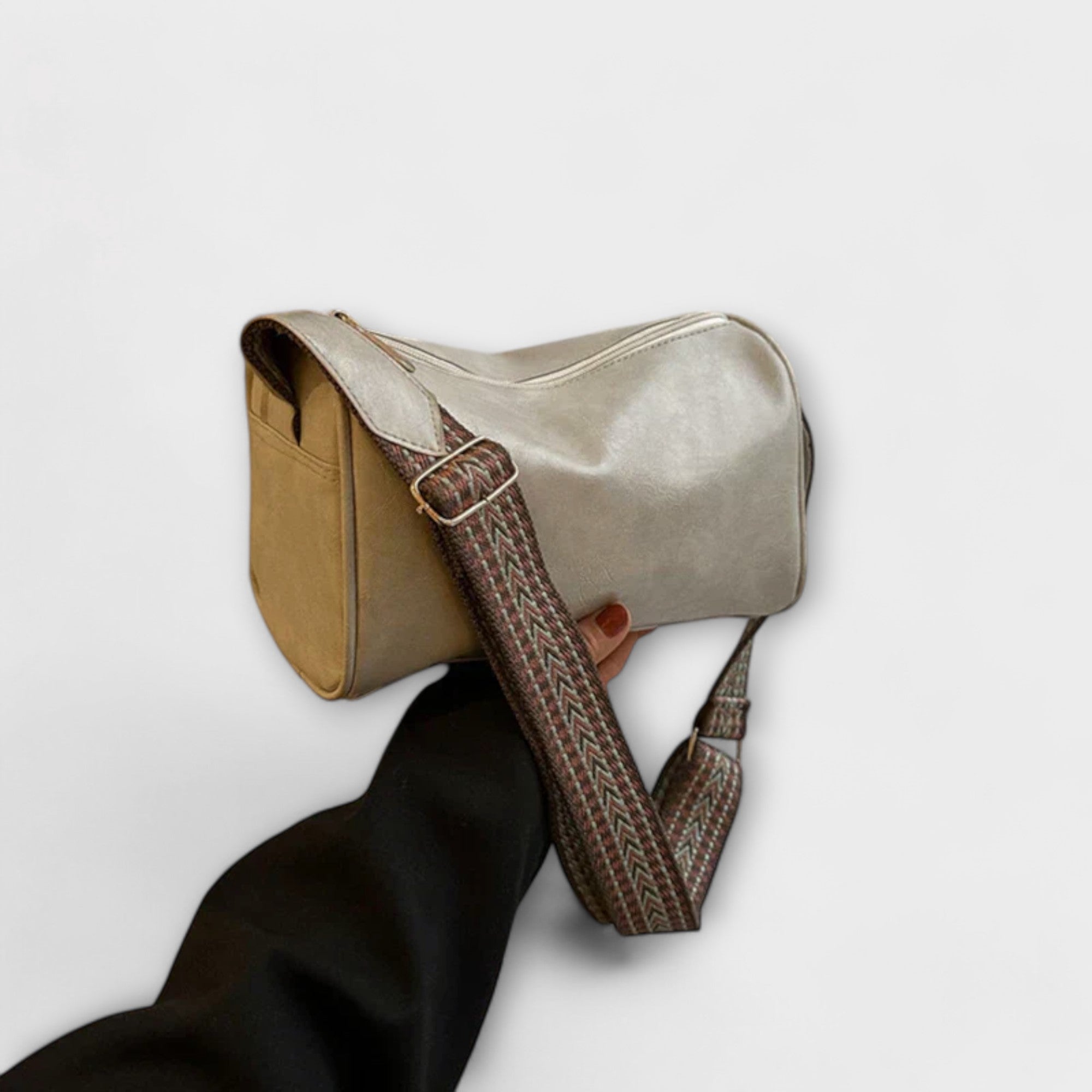 Cécile. – Vintage olkalaukku