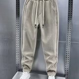 Adéla – Trendikkäät Corduroy-housut