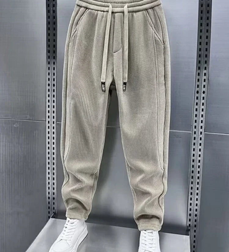 Adéla – Trendikkäät Corduroy-housut