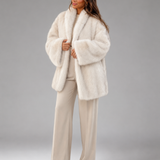 Elli – oversize tekoturkistakki avoimella etuosalla
