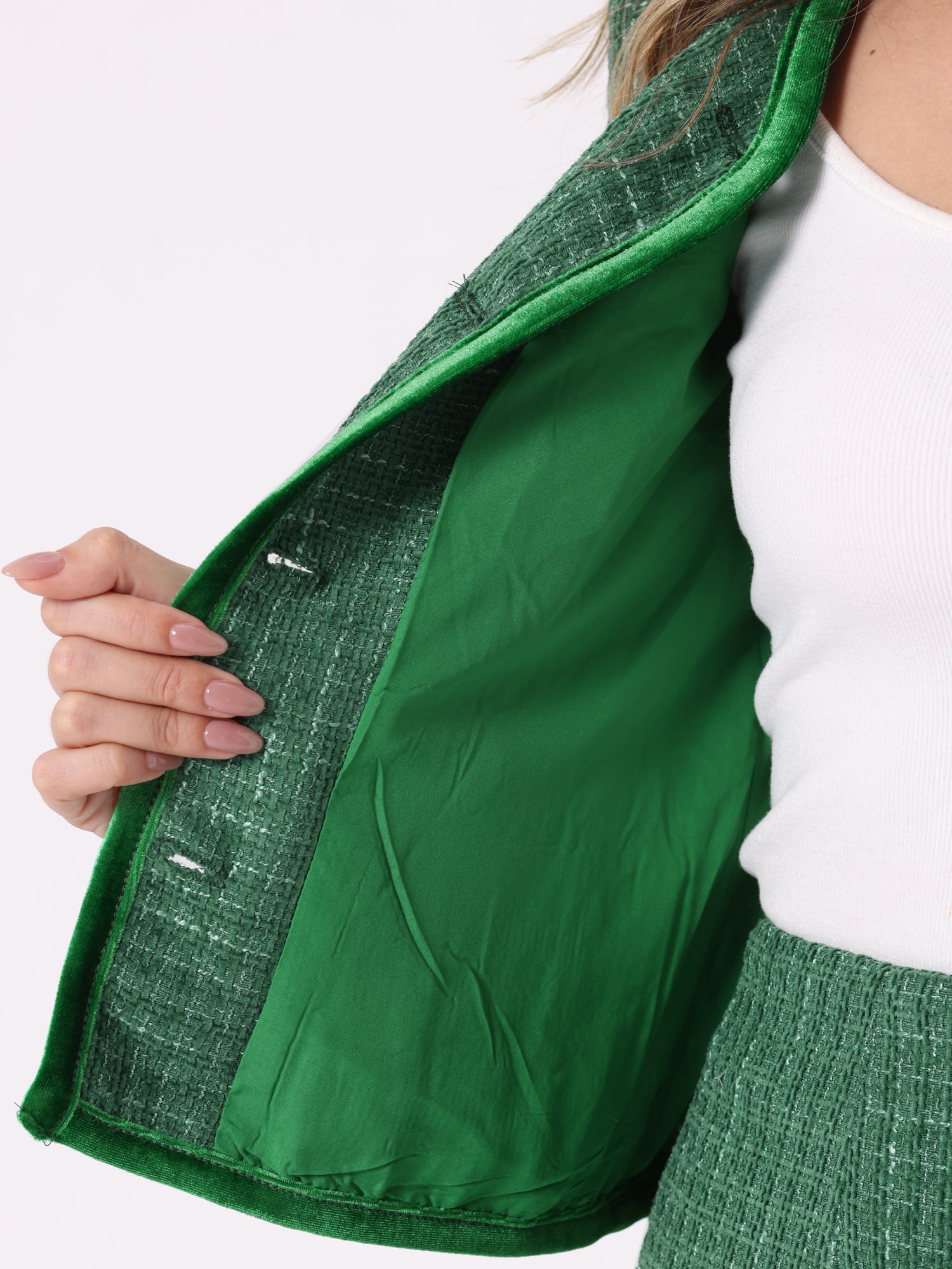 Kahden osan setti: ruudullinen tweed-bleiseri ja minihame