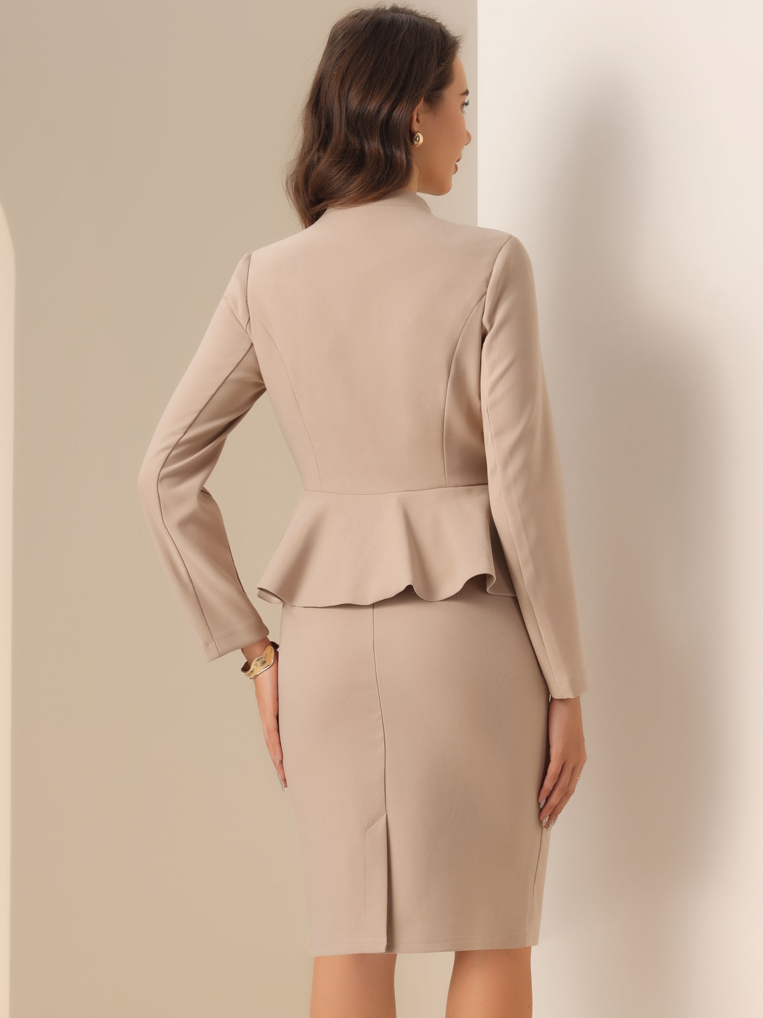 Kahden osan jakkupuku: peplum-jakku ja kynähame